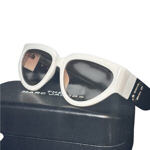 Brand new MARC JACOBS Retro / Cat-Eye Sunglasses
